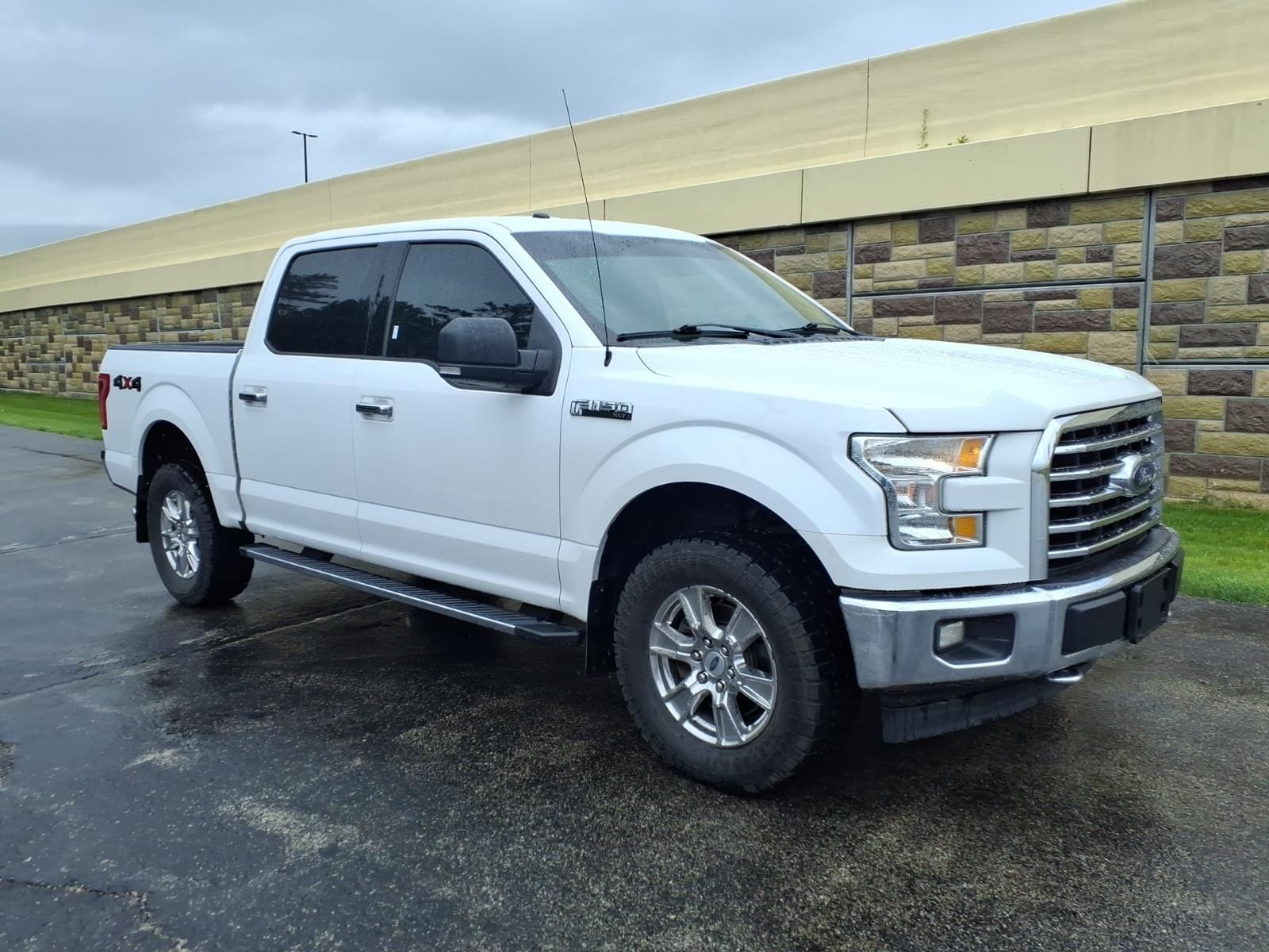 2017 Ford F-150 XLT 4x4 SuperCrew 5-1/2 Box's photo