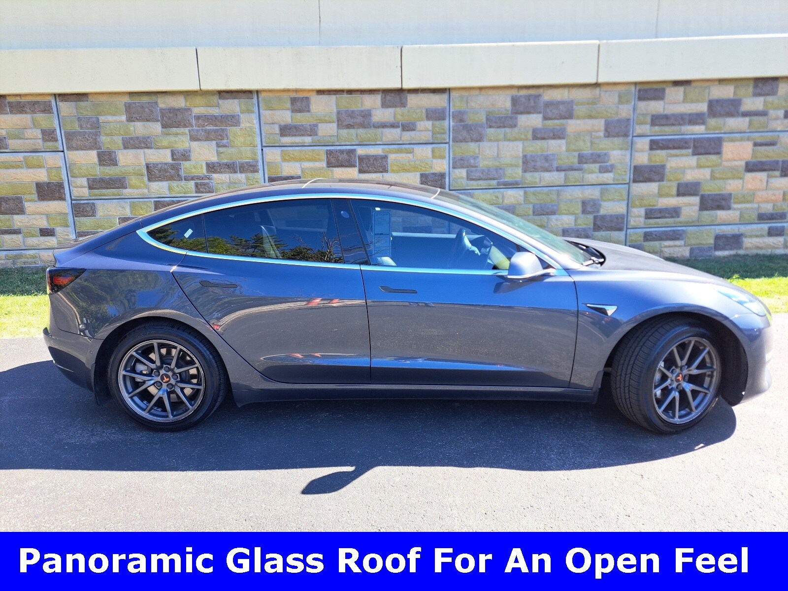 2018 Tesla Model 3 Long Range photo 2