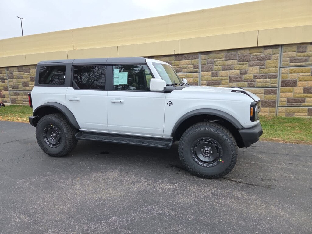 New 2025 Ford Bronco Outer Banks 4x4