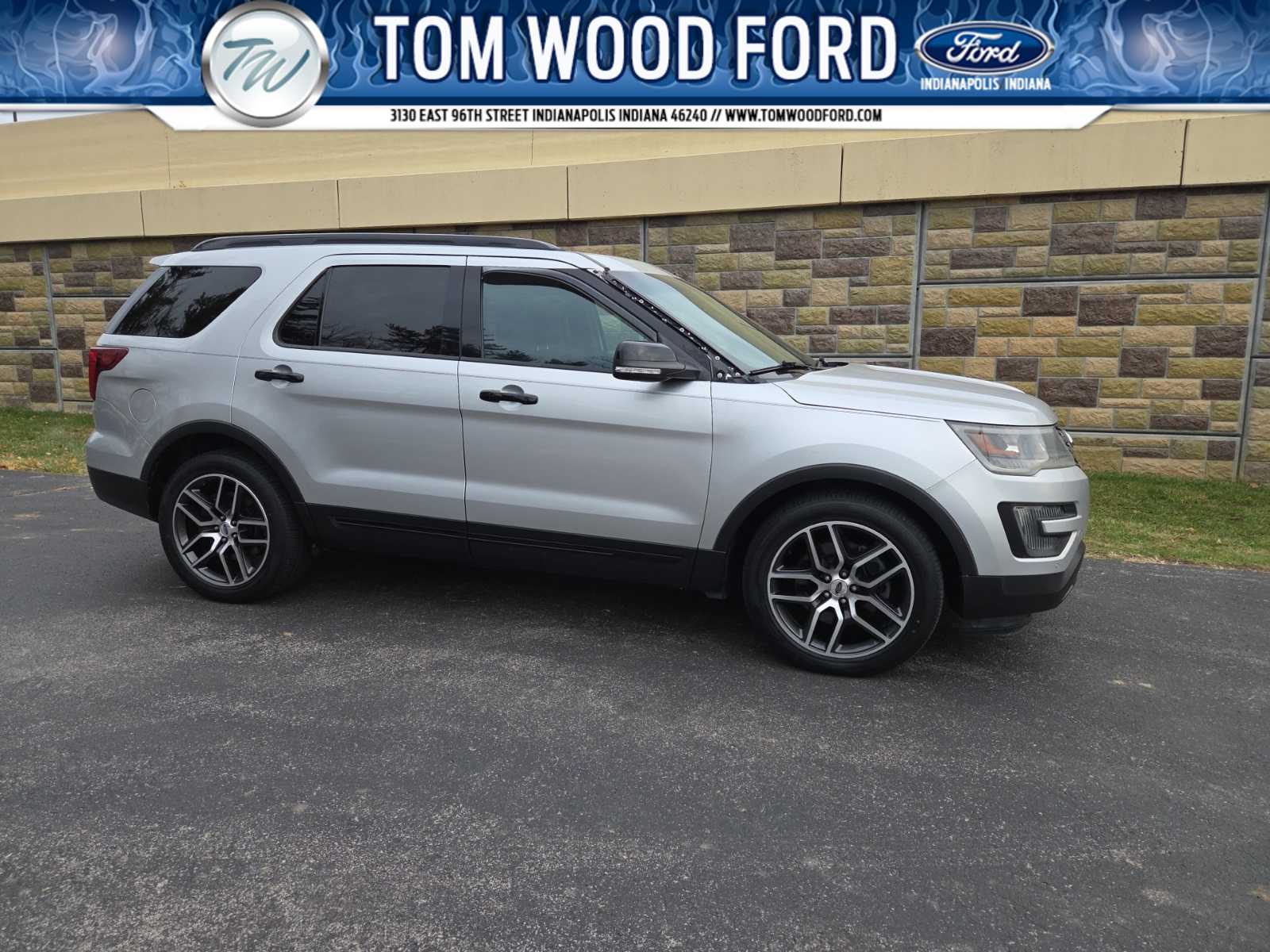 2016 Ford Explorer Sport's photo