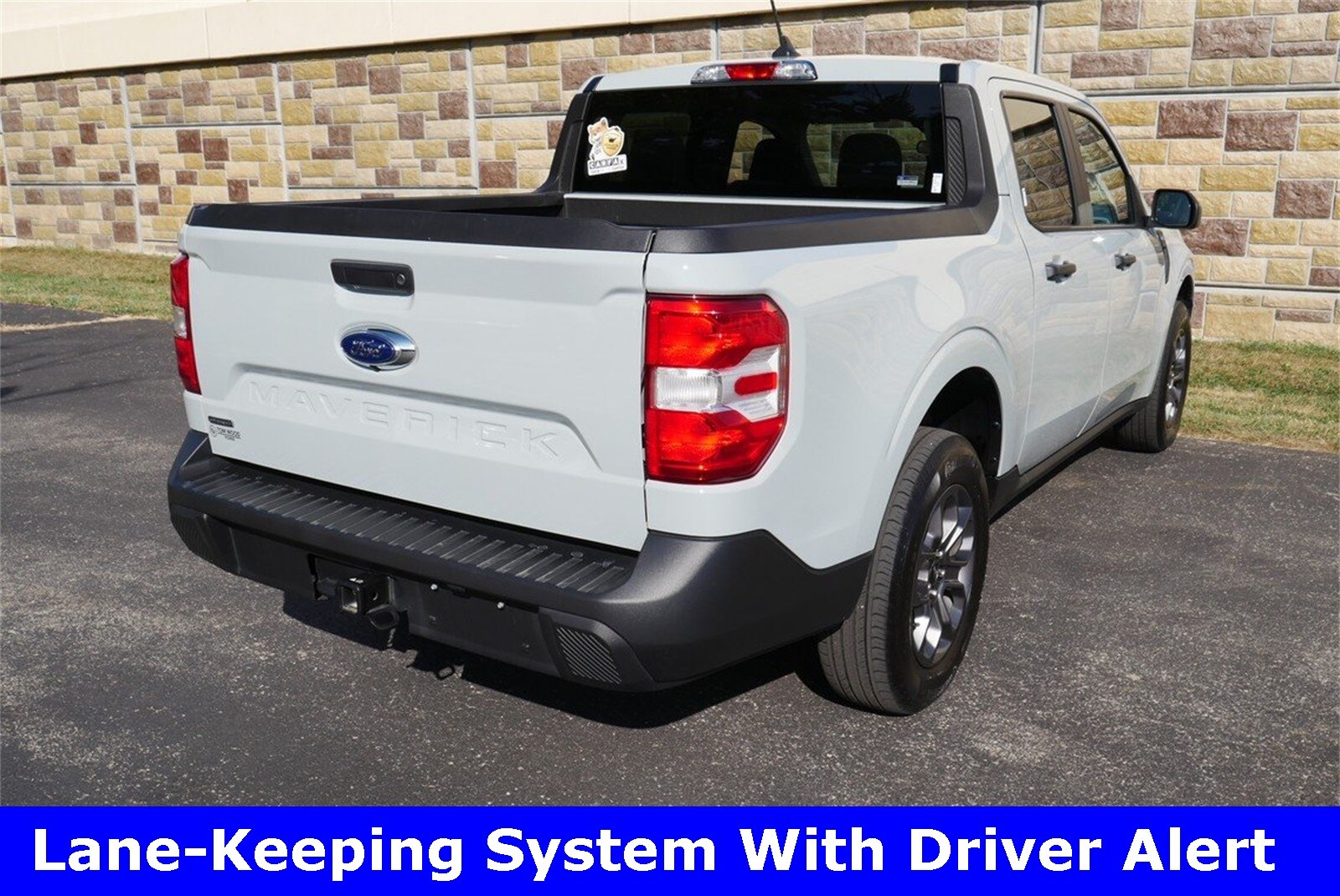 2024 Ford Maverick XLT photo 3