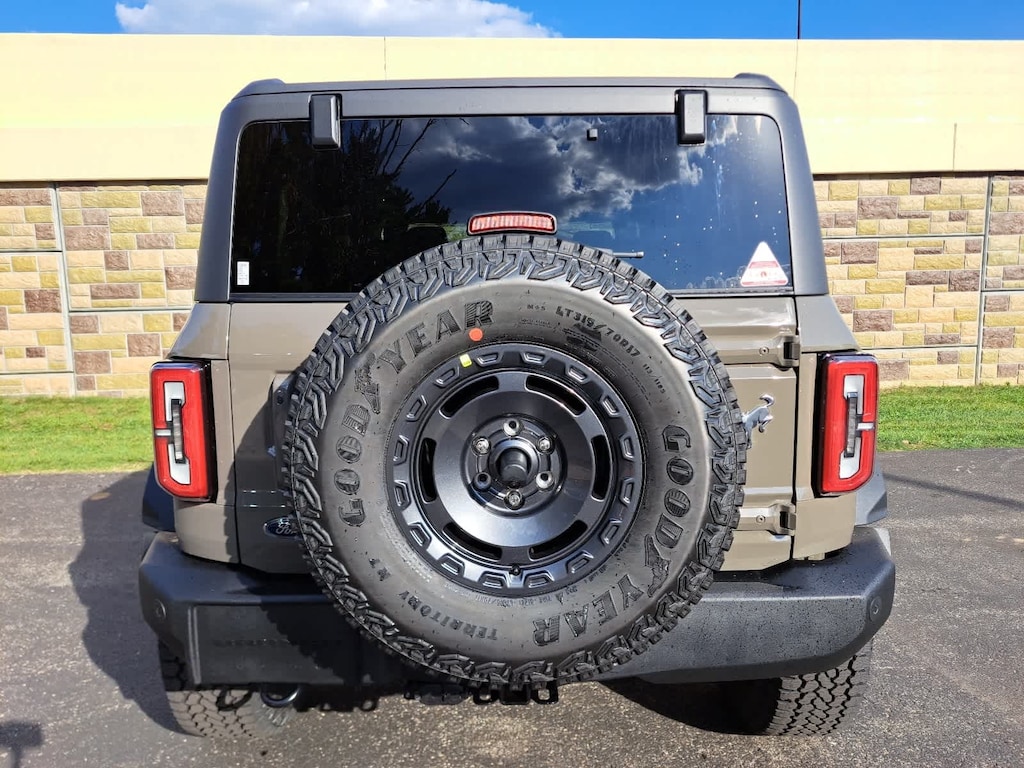 New 2025 Ford Bronco Outer Banks 4x4