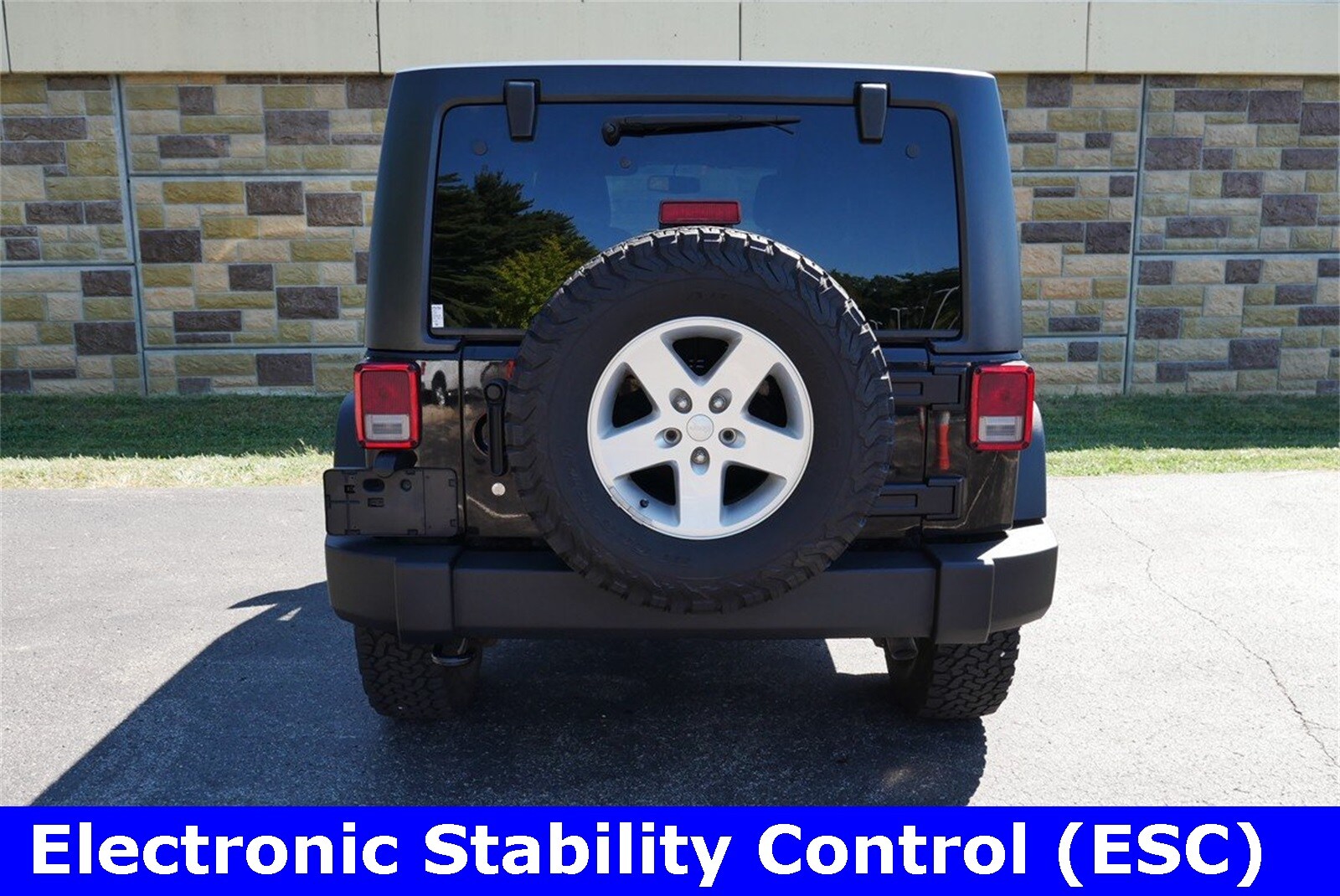 2016 Jeep Wrangler Unlimited Sport photo 4