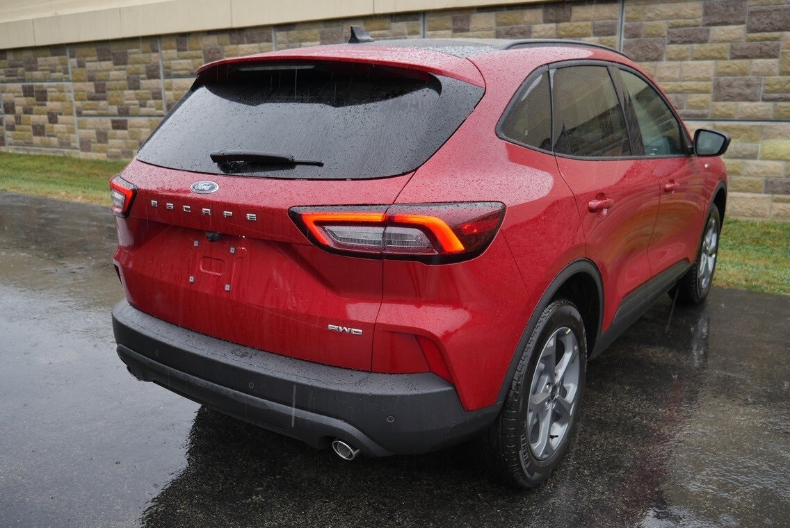2025 Ford Escape ST-Line photo 3