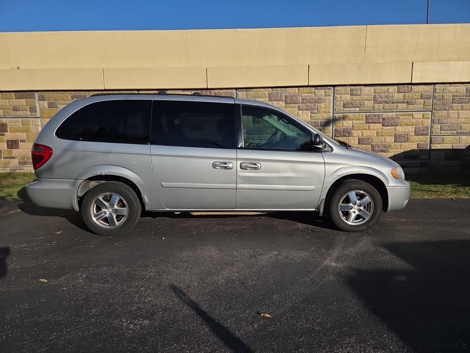 Used 2006 Dodge Grand Caravan SXT with VIN 2D4GP44L16R792778 for sale in Indianapolis, IN