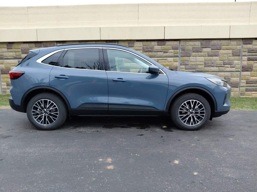New 2026 Ford Escape Phev FWD