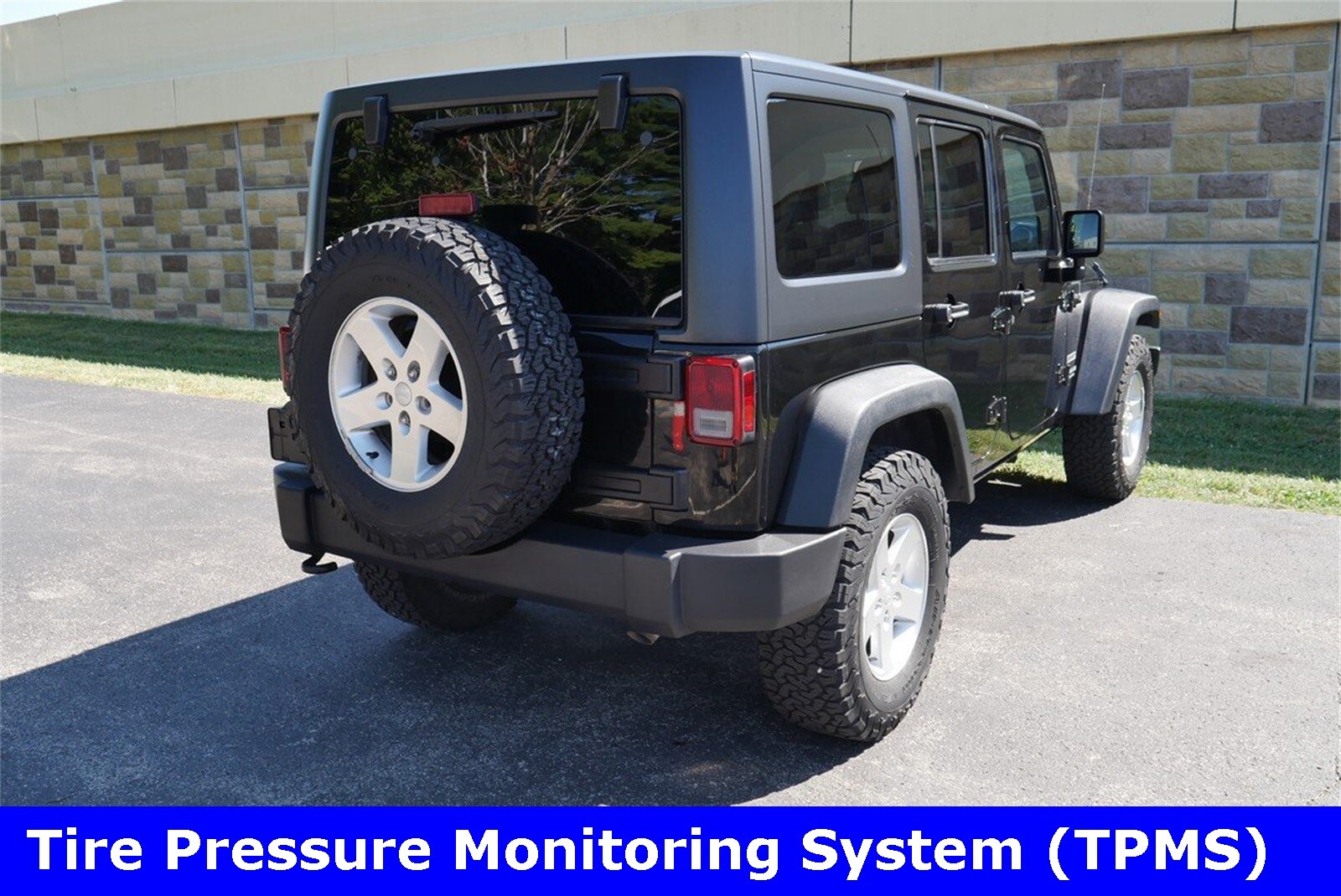 2016 Jeep Wrangler Unlimited Sport photo 3