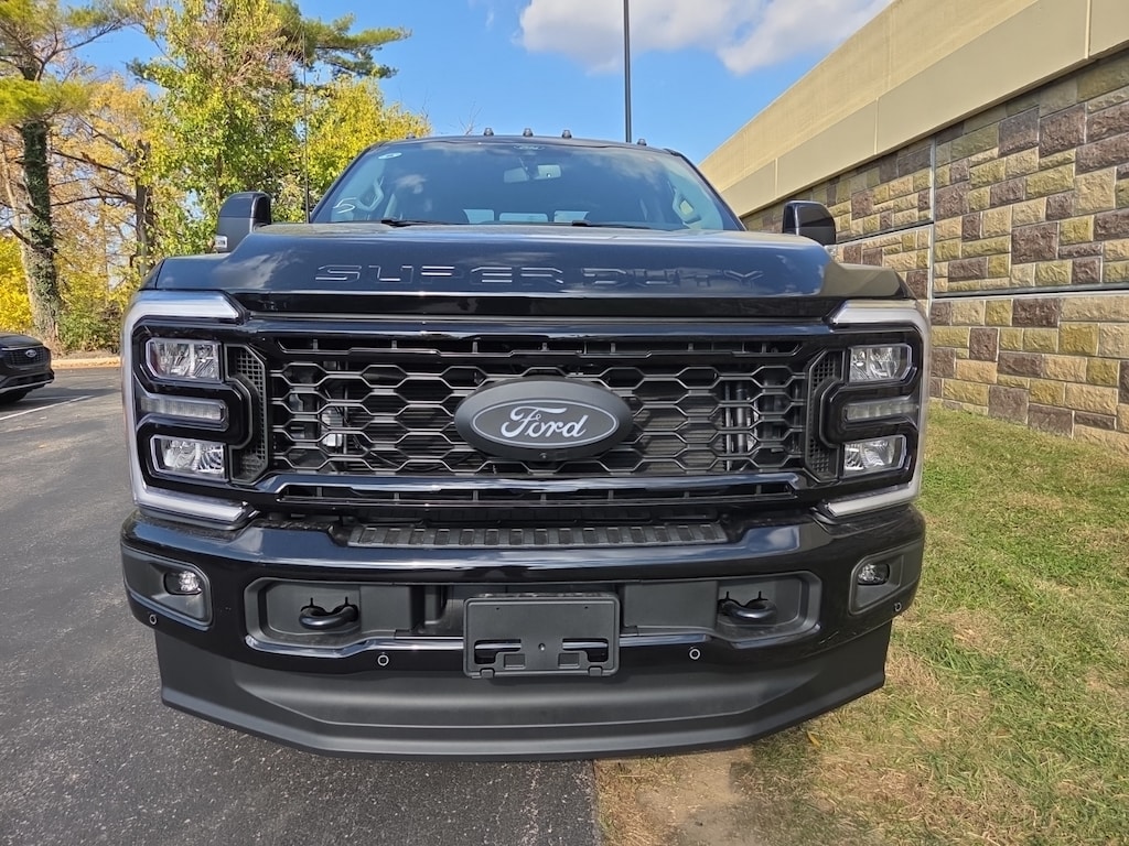 New 2026 Ford Super Duty F-250 SRW Lariat Truck Crew Cab