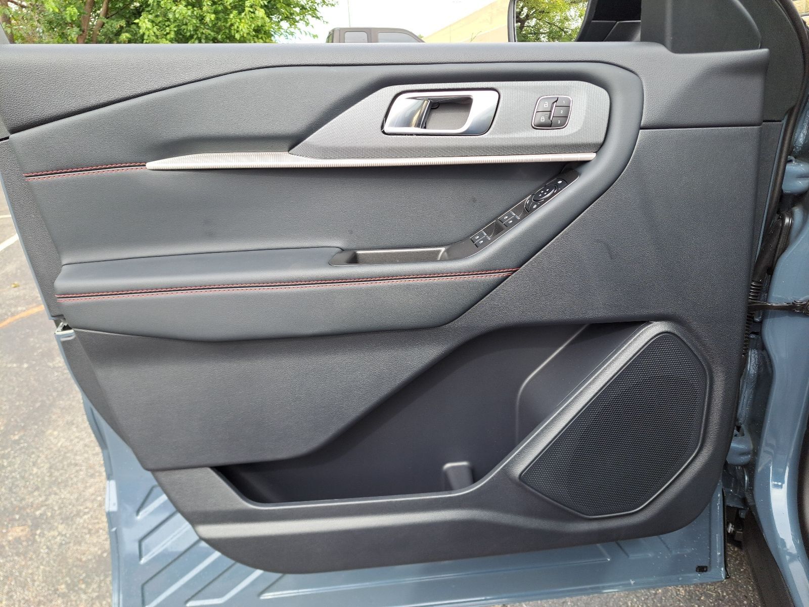 2026 Ford Explorer ST-Line - Photo 11