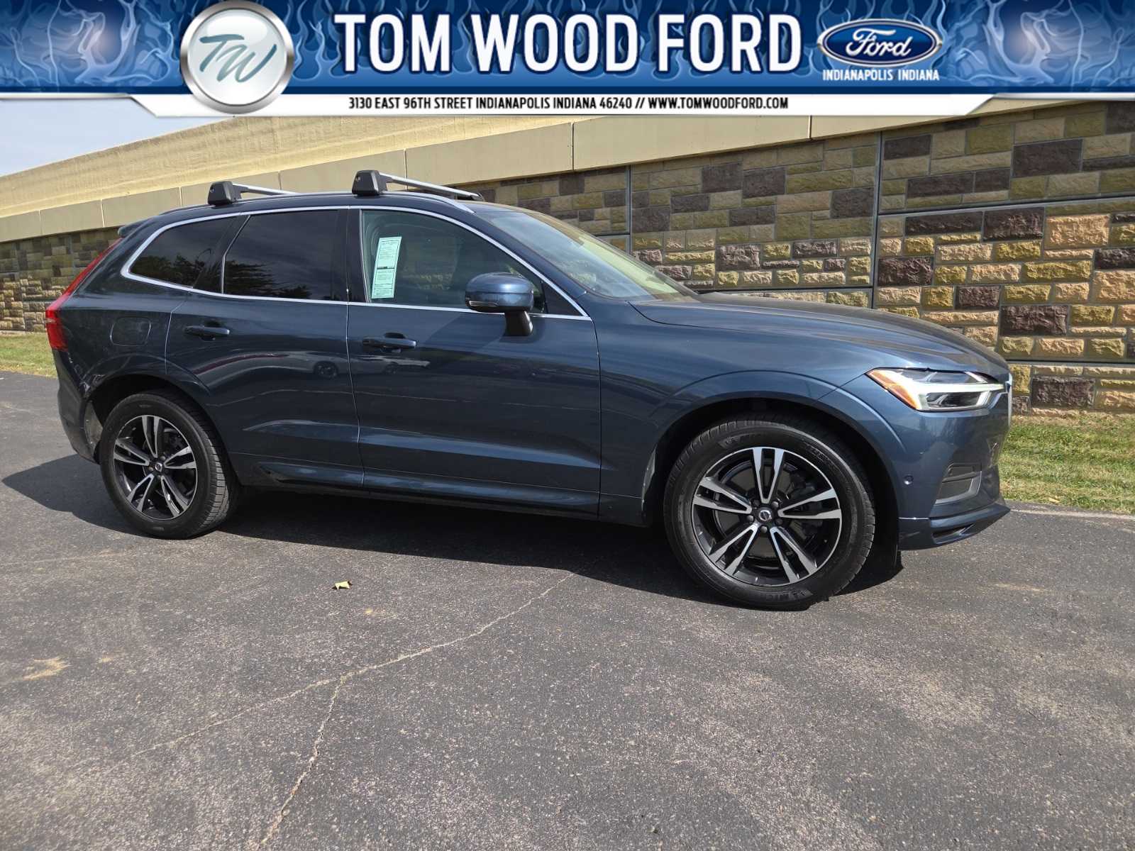 2019 Volvo XC60 Momentum's photo