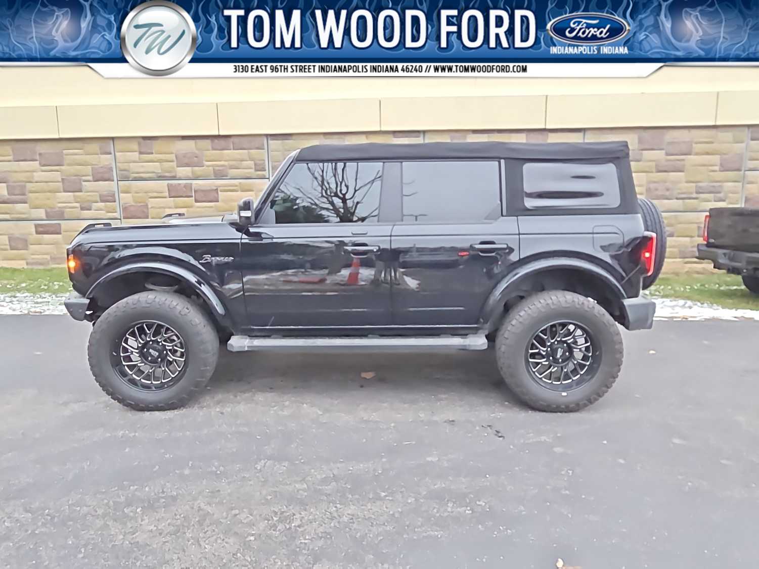 2022 Ford Bronco 4-Door Outer Banks's photo