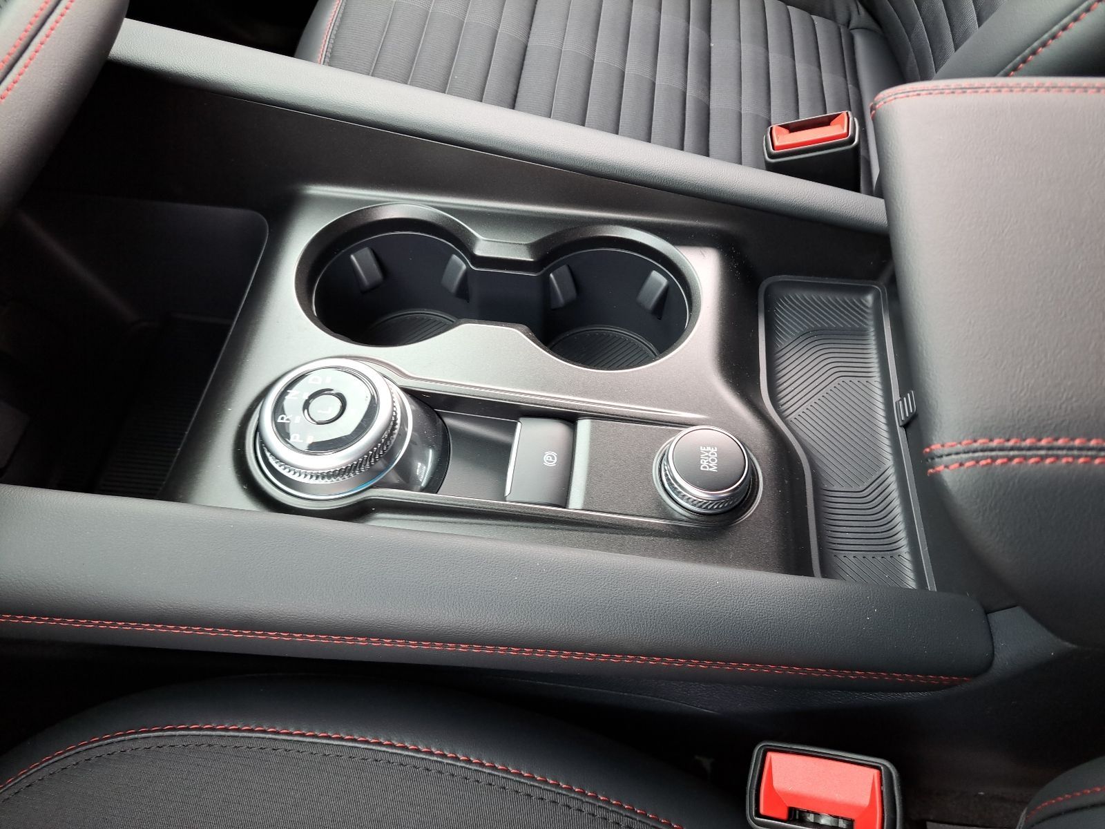 2026 Ford Explorer ST-Line - Photo 27