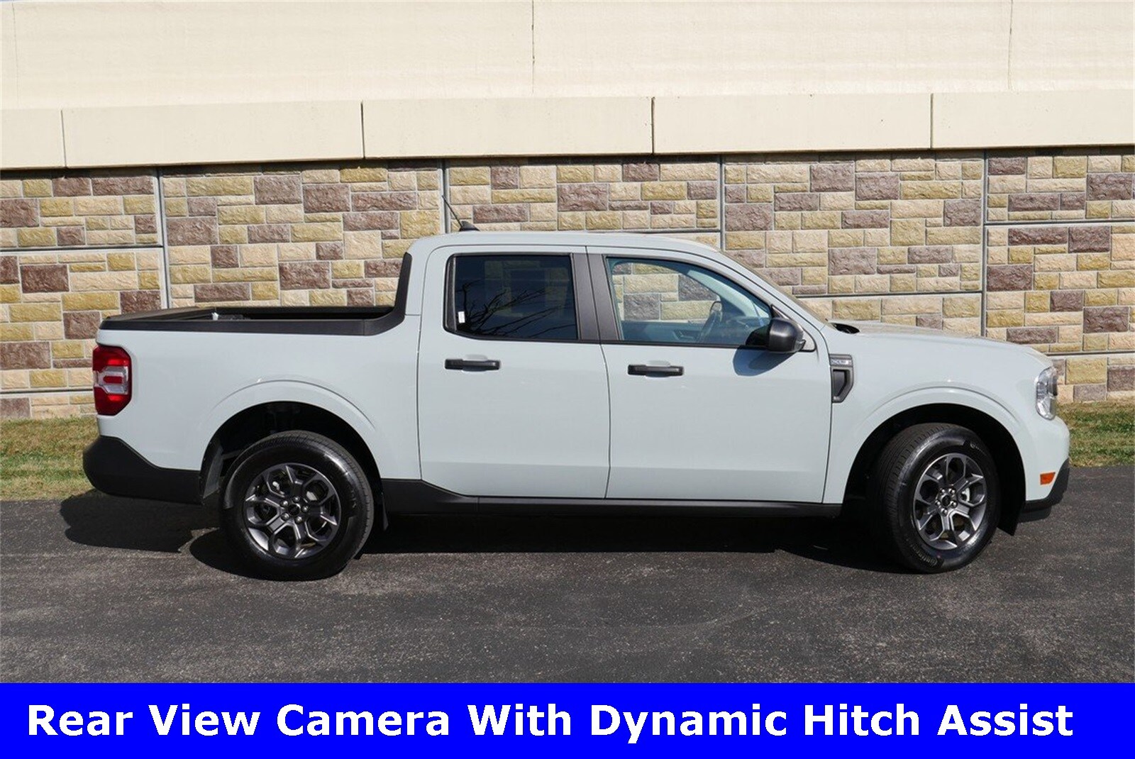 2024 Ford Maverick XLT photo 2