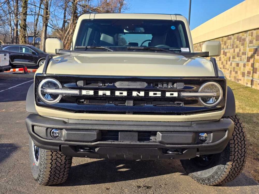 New 2026 Ford Bronco Outer Banks 4x4