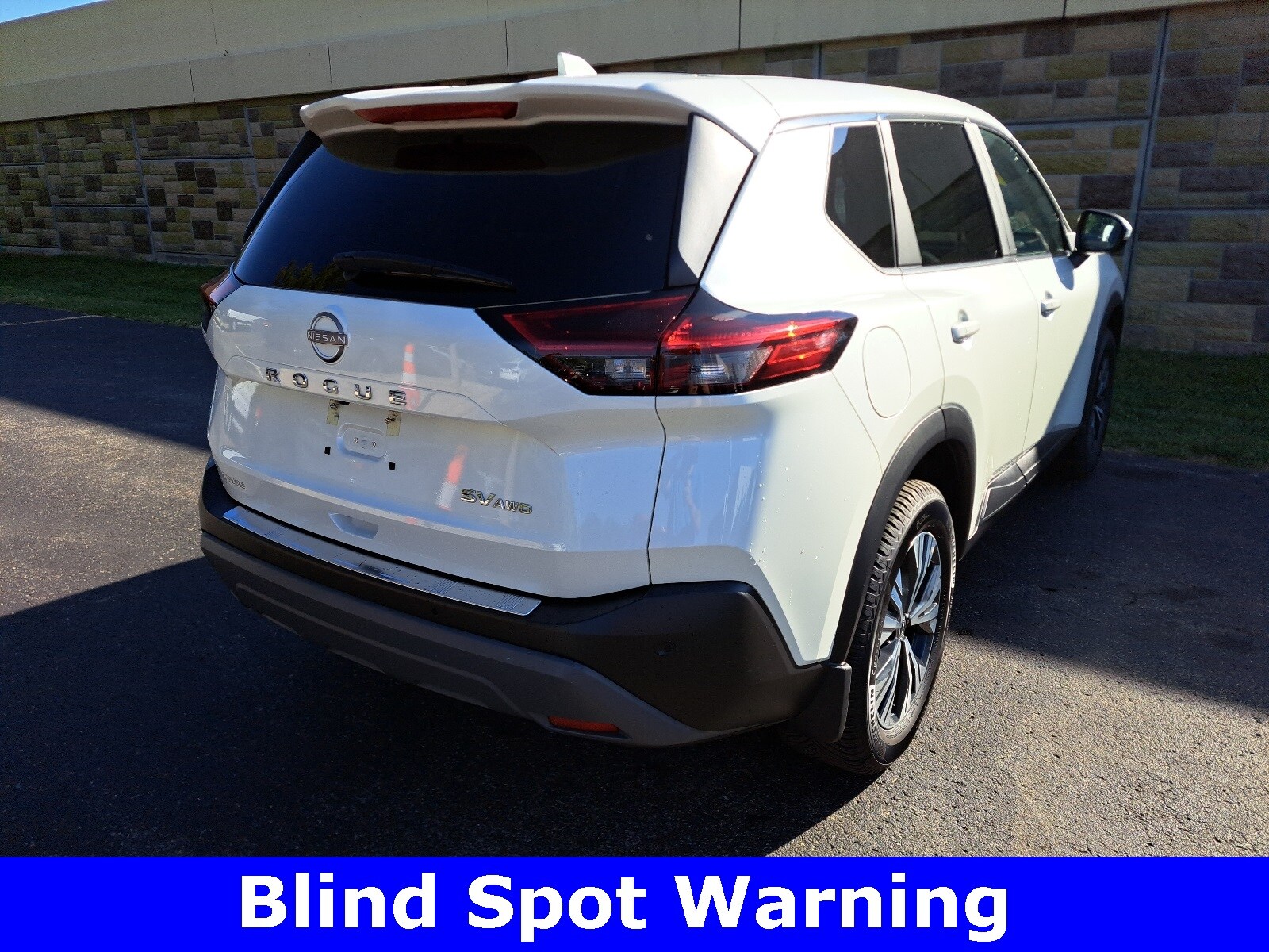 2023 Nissan Rogue SV photo 3