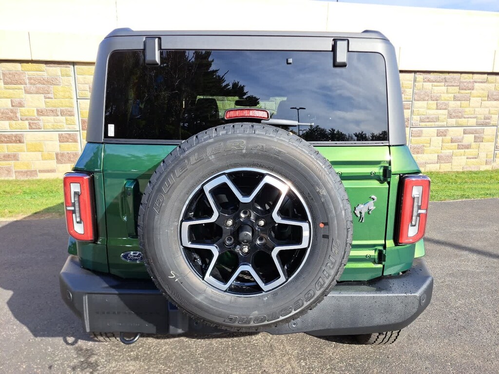 New 2025 Ford Bronco Outer Banks 4x4