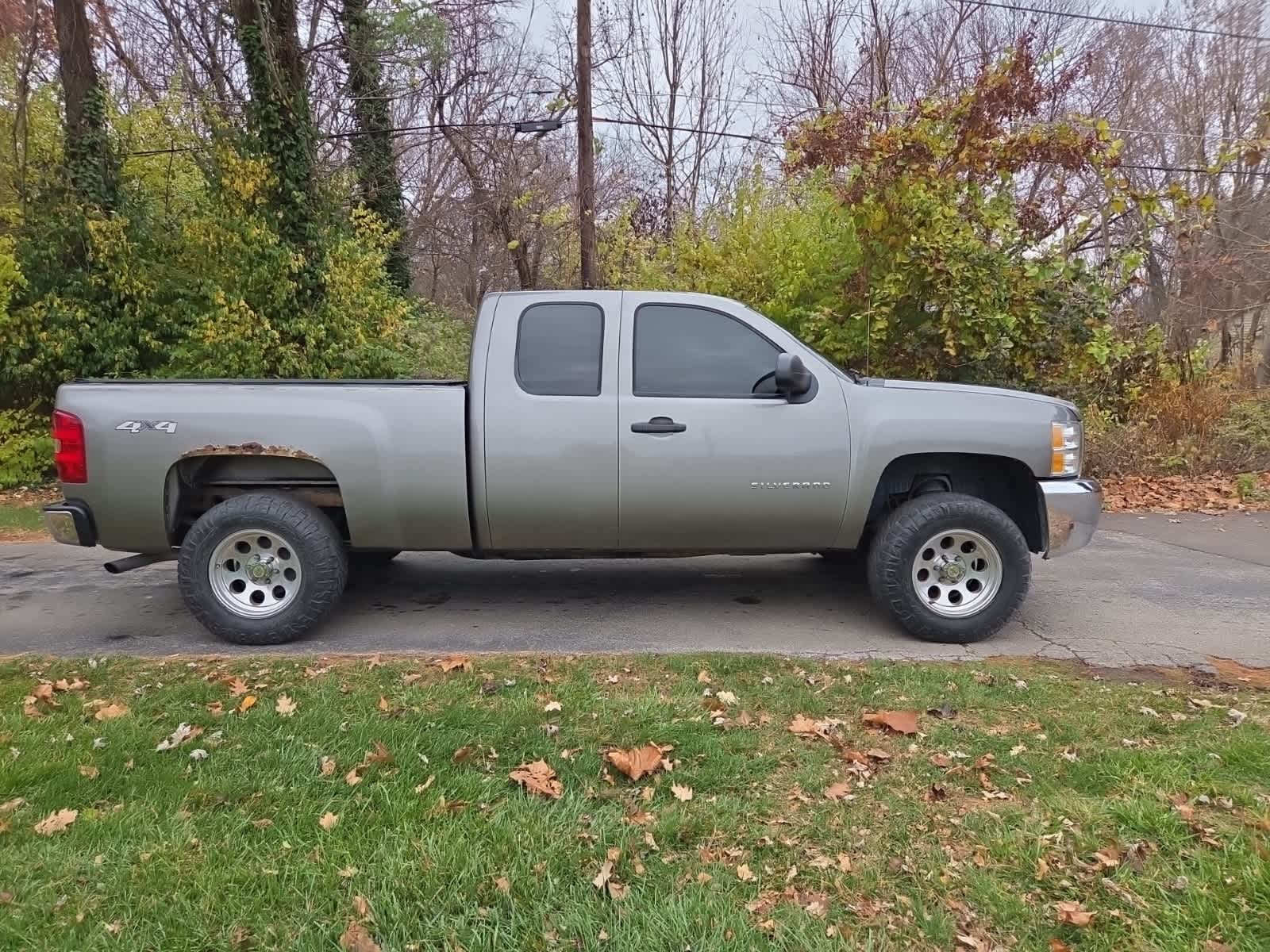 2013 Chevrolet Silverado 1500 LT photo 2