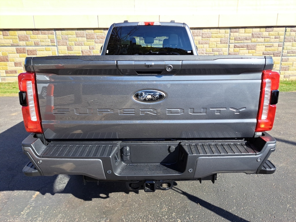 New 2026 Ford F-250 XLT Truck Crew Cab