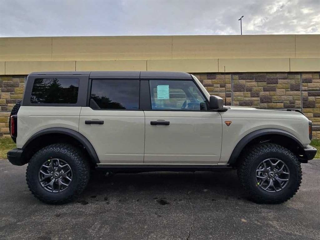 New 2025 Ford Bronco Badlands SUV