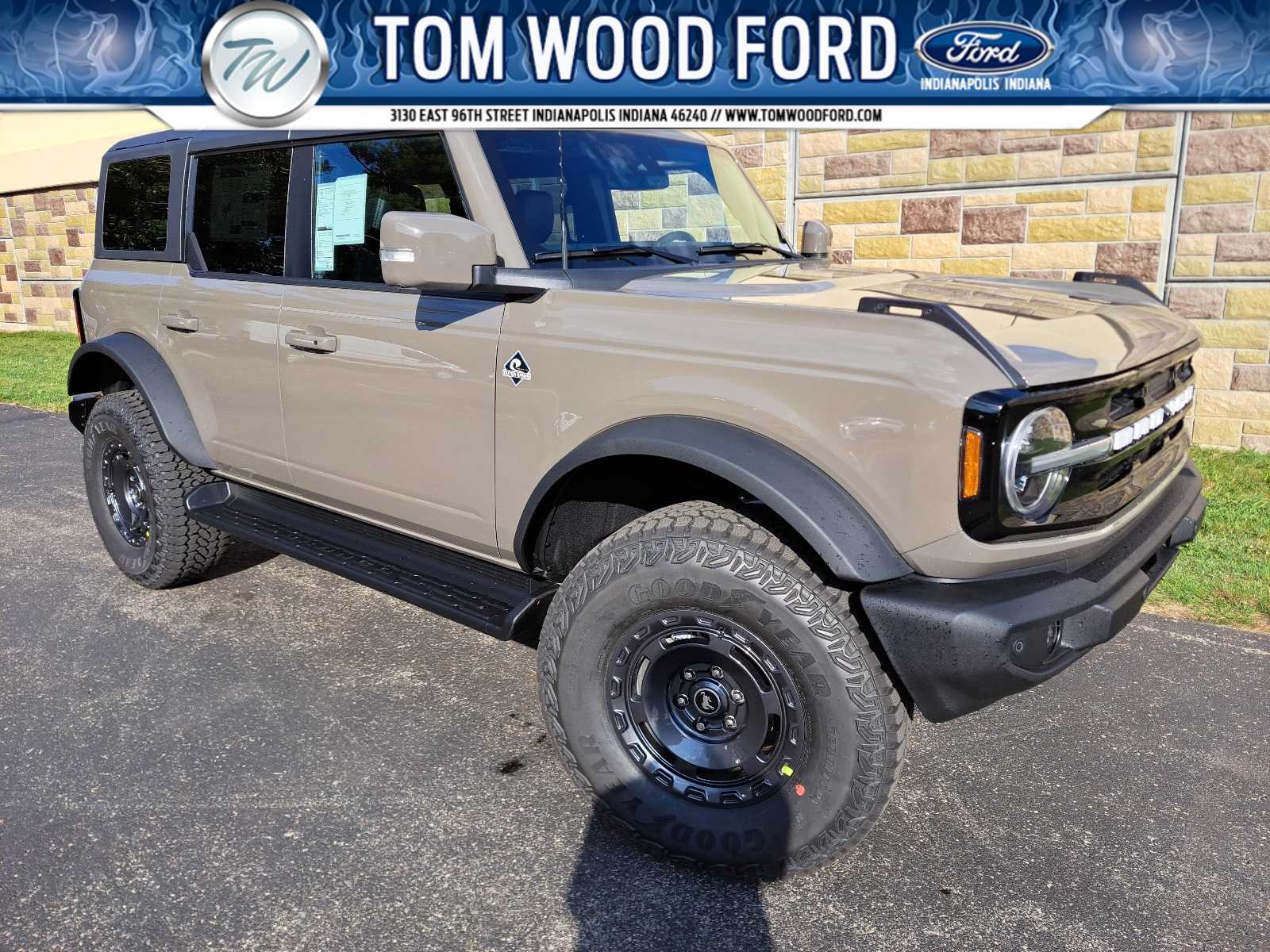 2025 Ford Bronco 4-Door Outer Banks's photo