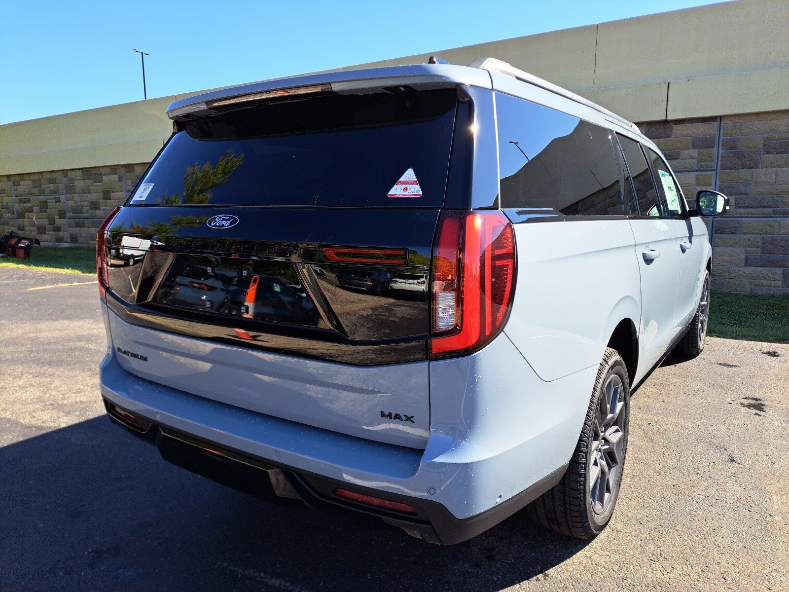 2025 Ford Expedition MAX Platinum photo 3