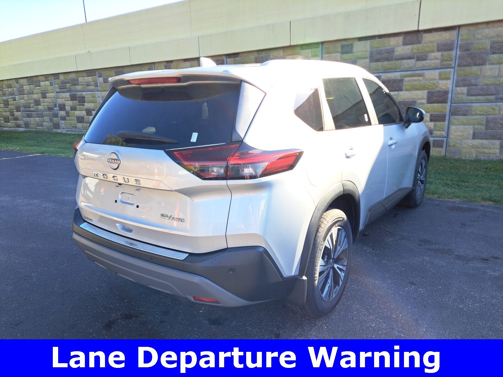 2023 Nissan Rogue SV photo 3