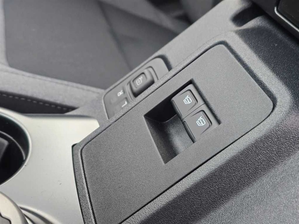 2025 Ford Bronco 2-Door Base - Photo 17