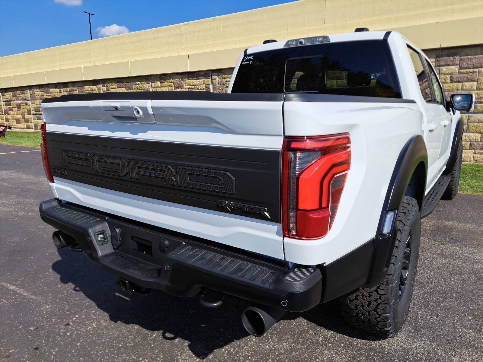 2025 Ford F-150 Raptor photo 3