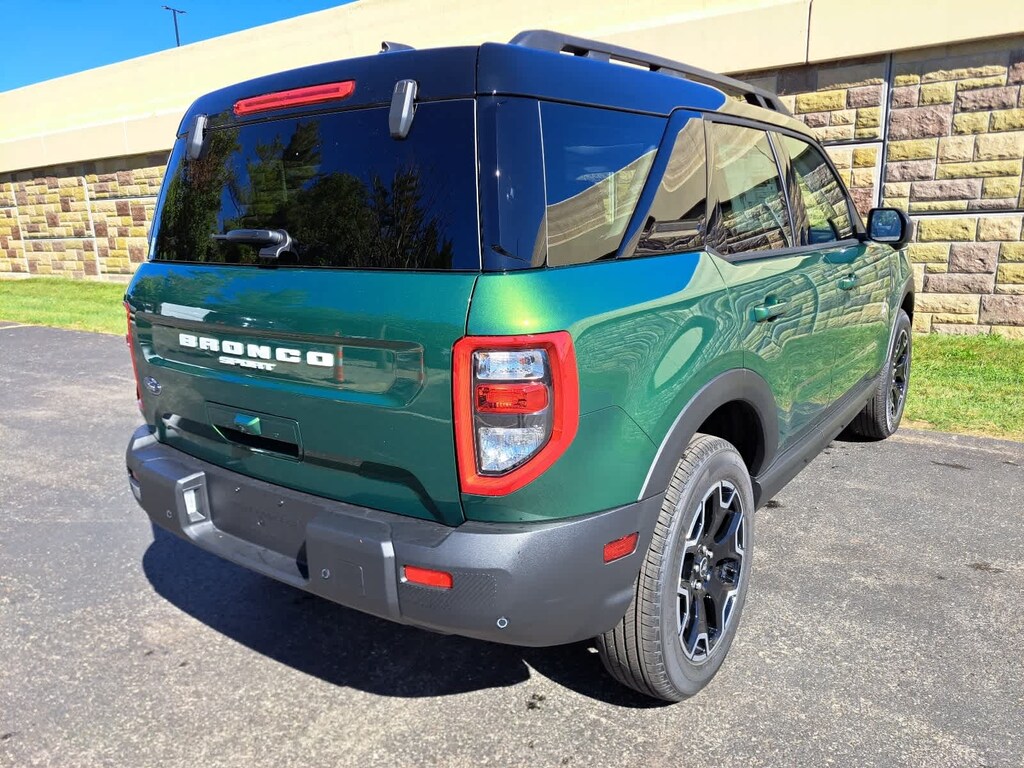 New 2025 Ford Bronco Sport Outer Banks 4x4