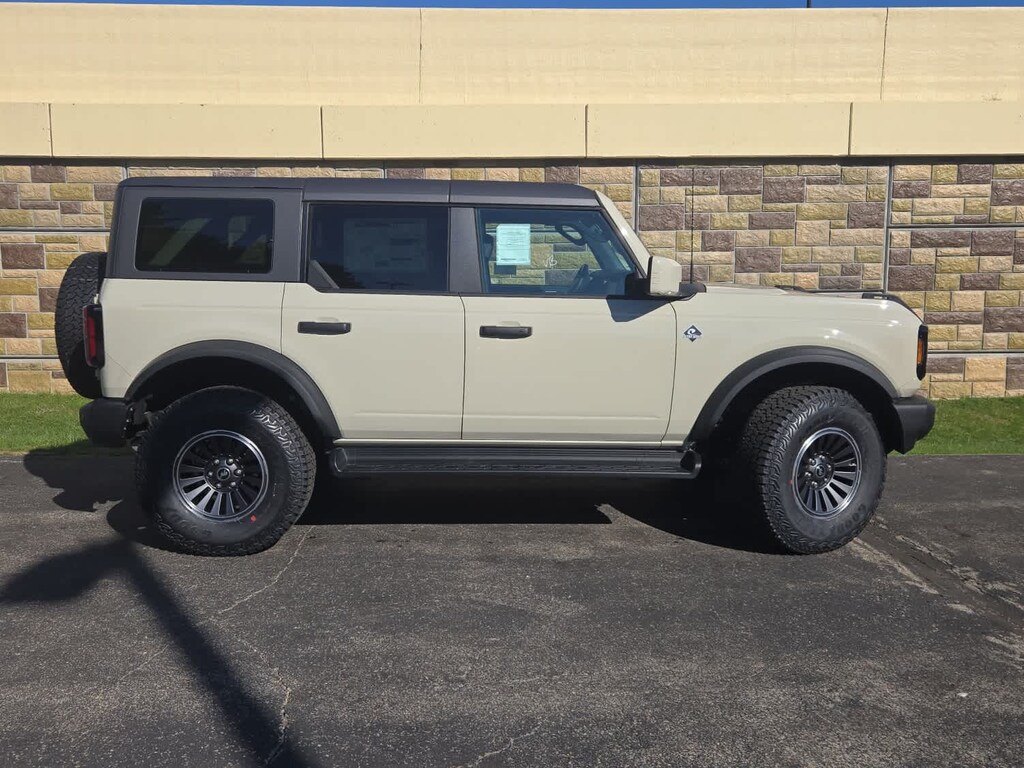 New 2026 Ford Bronco Outer Banks 4x4