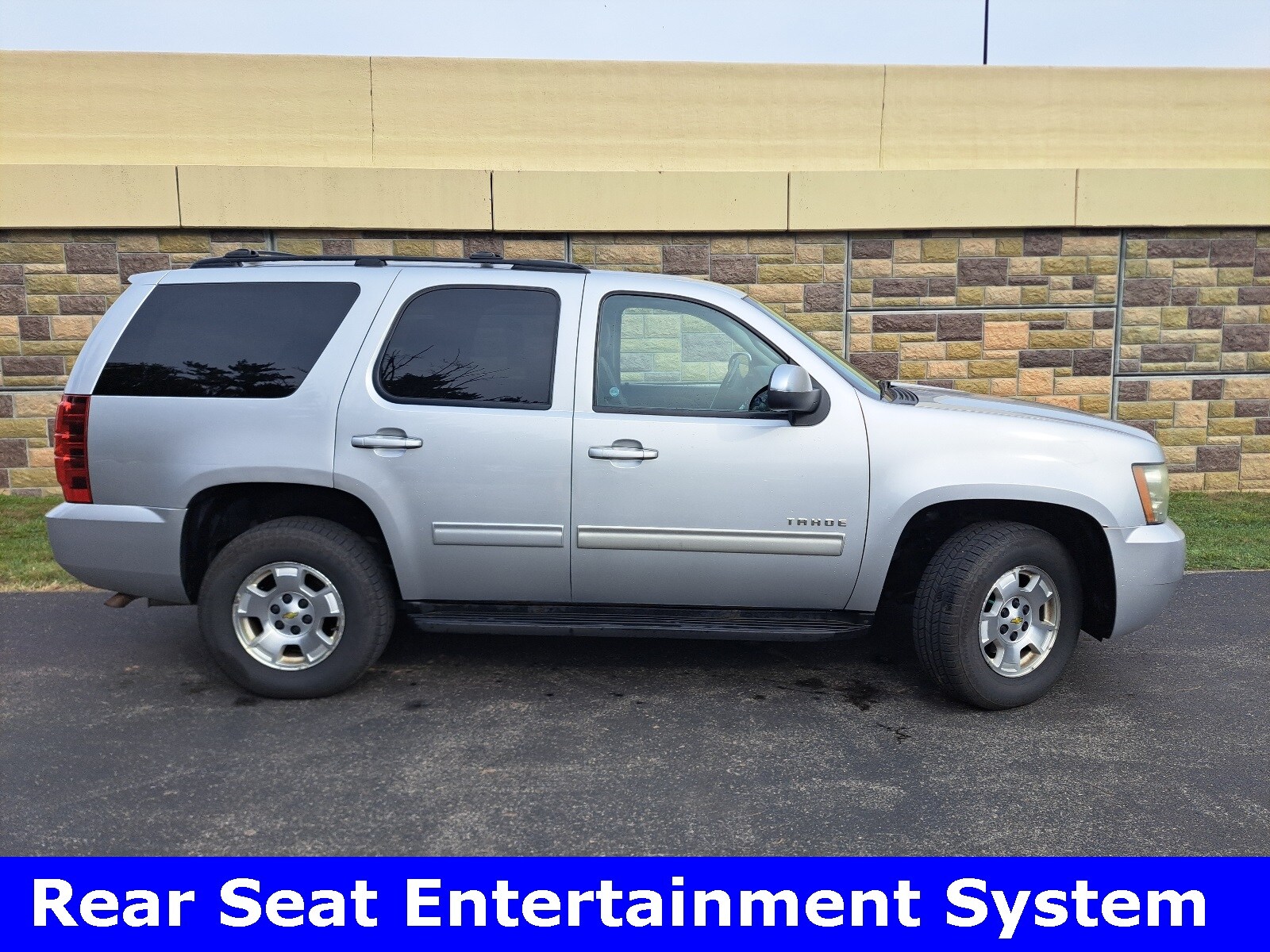 2012 Chevrolet Tahoe LT photo 2