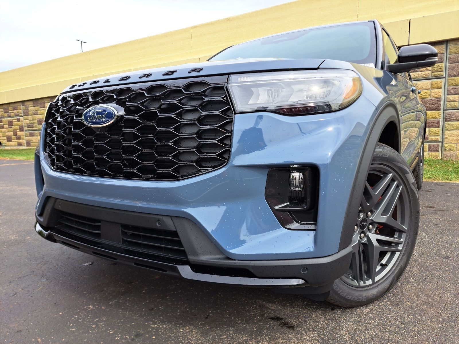 2026 Ford Explorer ST-Line - Photo 38
