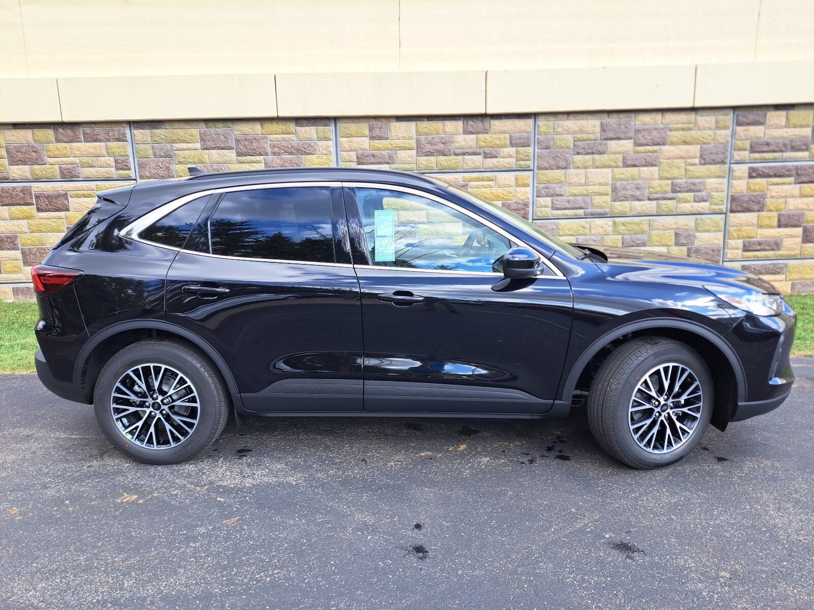 2026 Ford Escape Base photo 2