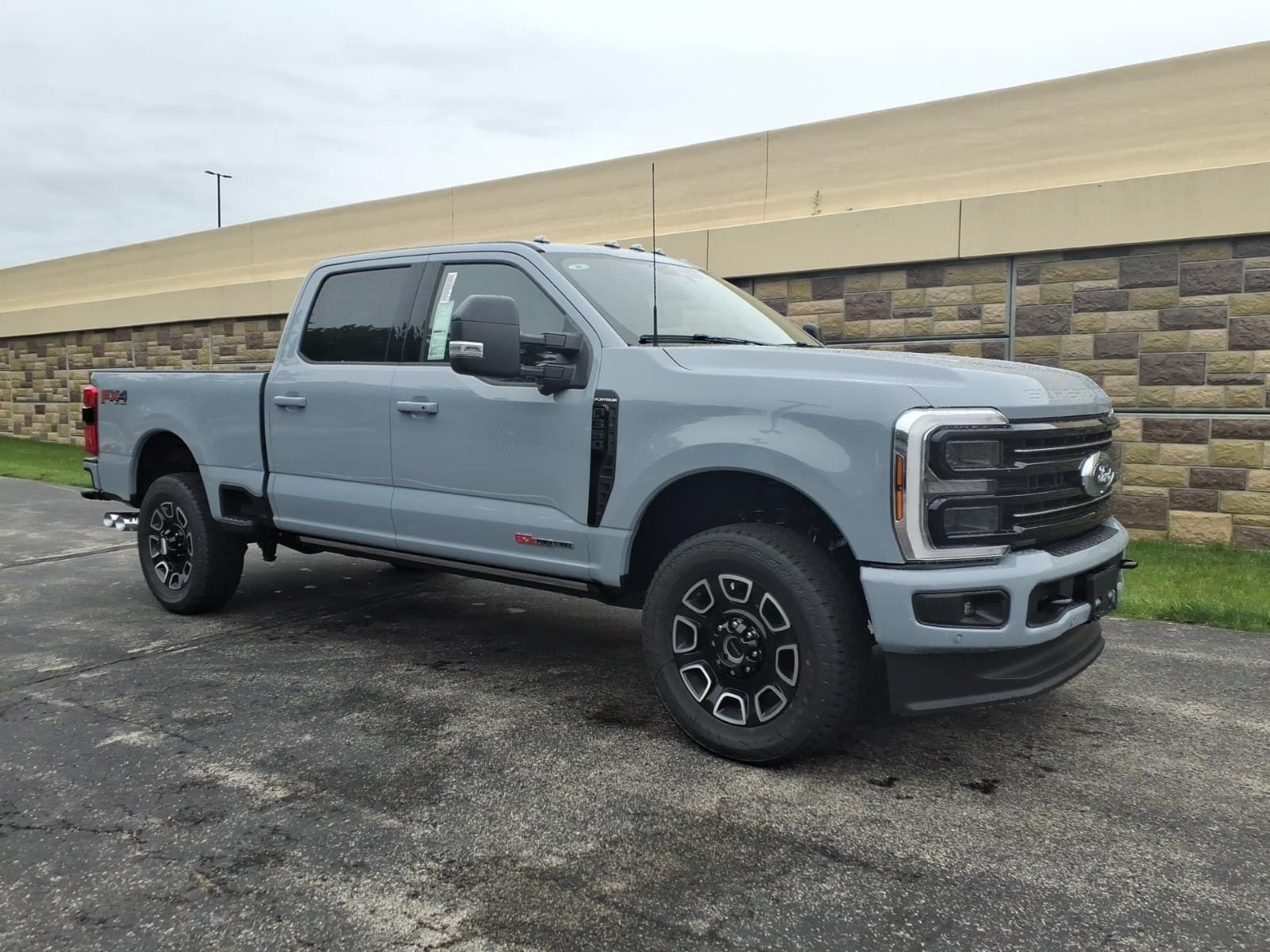 2026 Ford F-350 Platinum 4x4 Crew Cab 6-3/4' Box SRW's photo