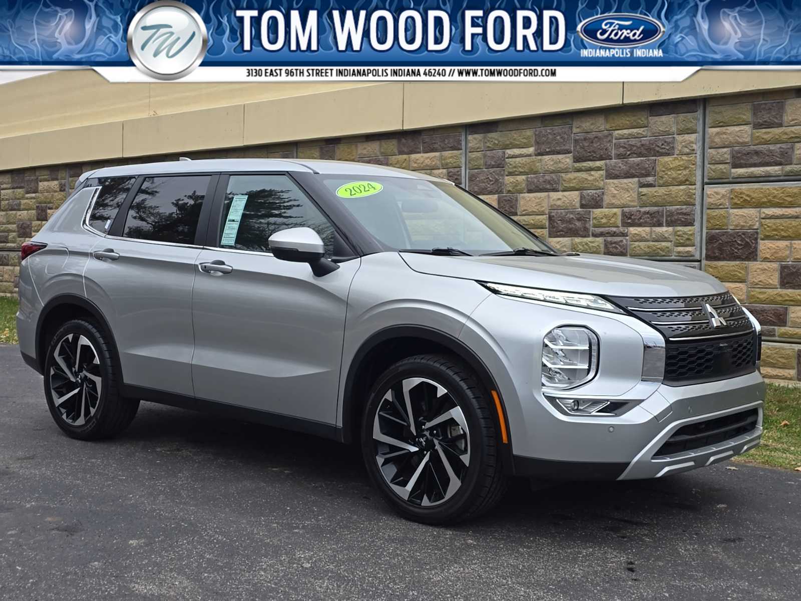 2024 Mitsubishi Outlander SE's photo