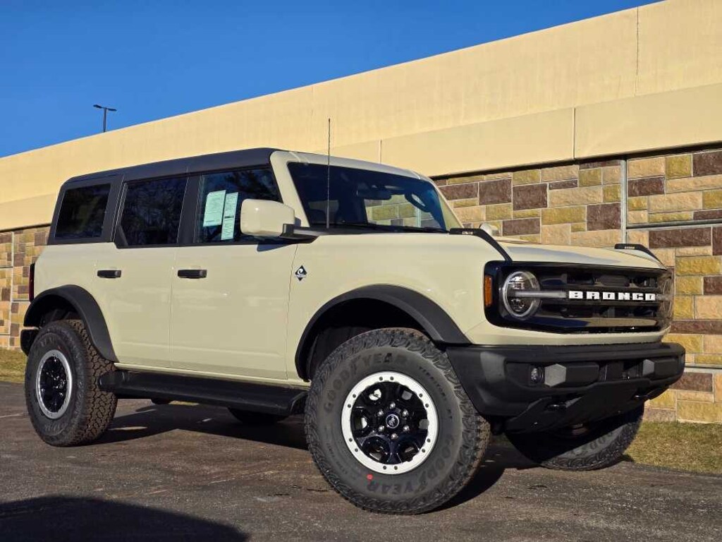 New 2026 Ford Bronco Outer Banks 4x4
