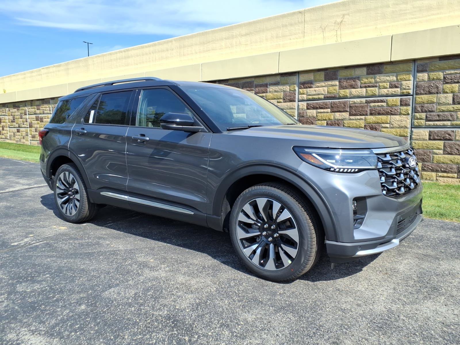 2027 Ford Explorer Platinum SUV