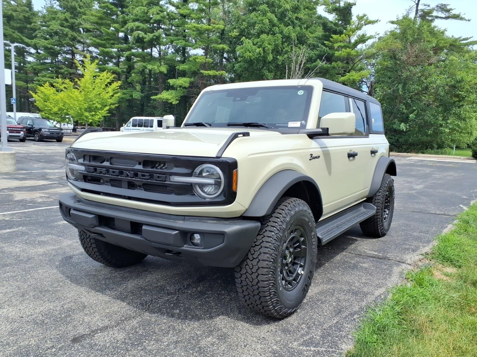2026 Ford Bronco 4-Door Outer Banks - Photo 4