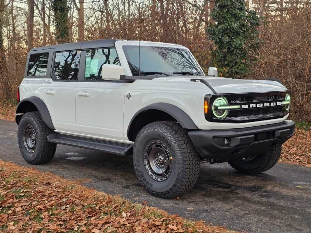 New 2025 Ford Bronco Outer Banks SUV