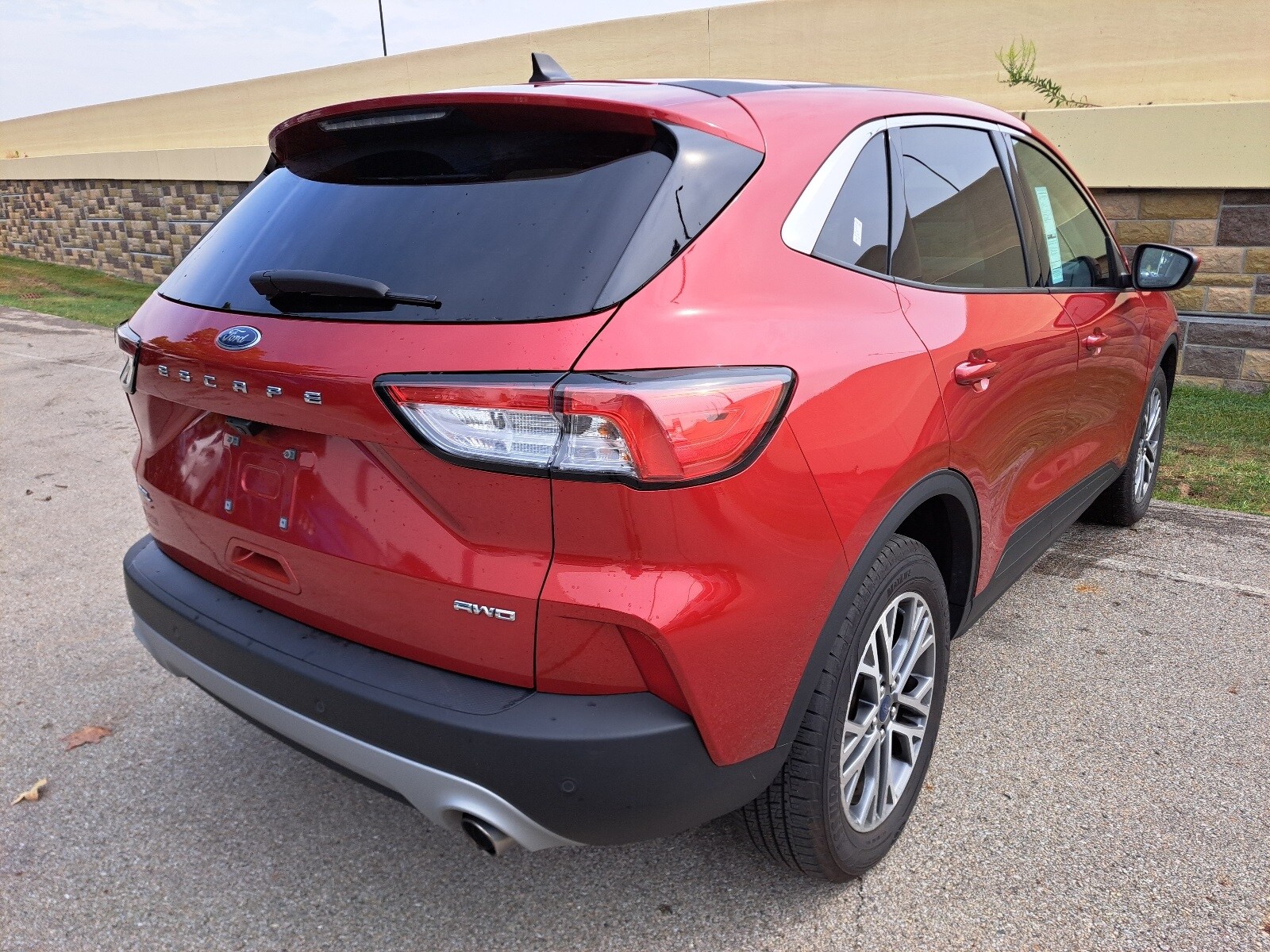 2022 Ford Escape SEL photo 3