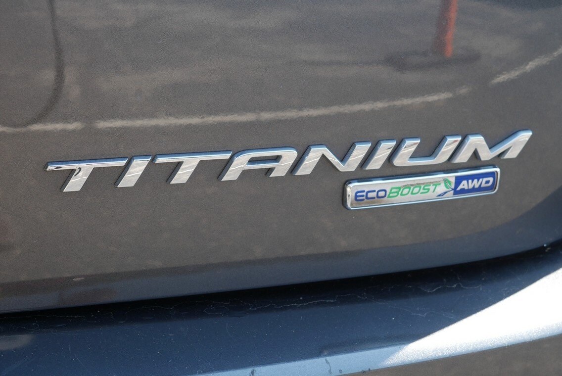 2018 Ford Edge Titanium photo 3