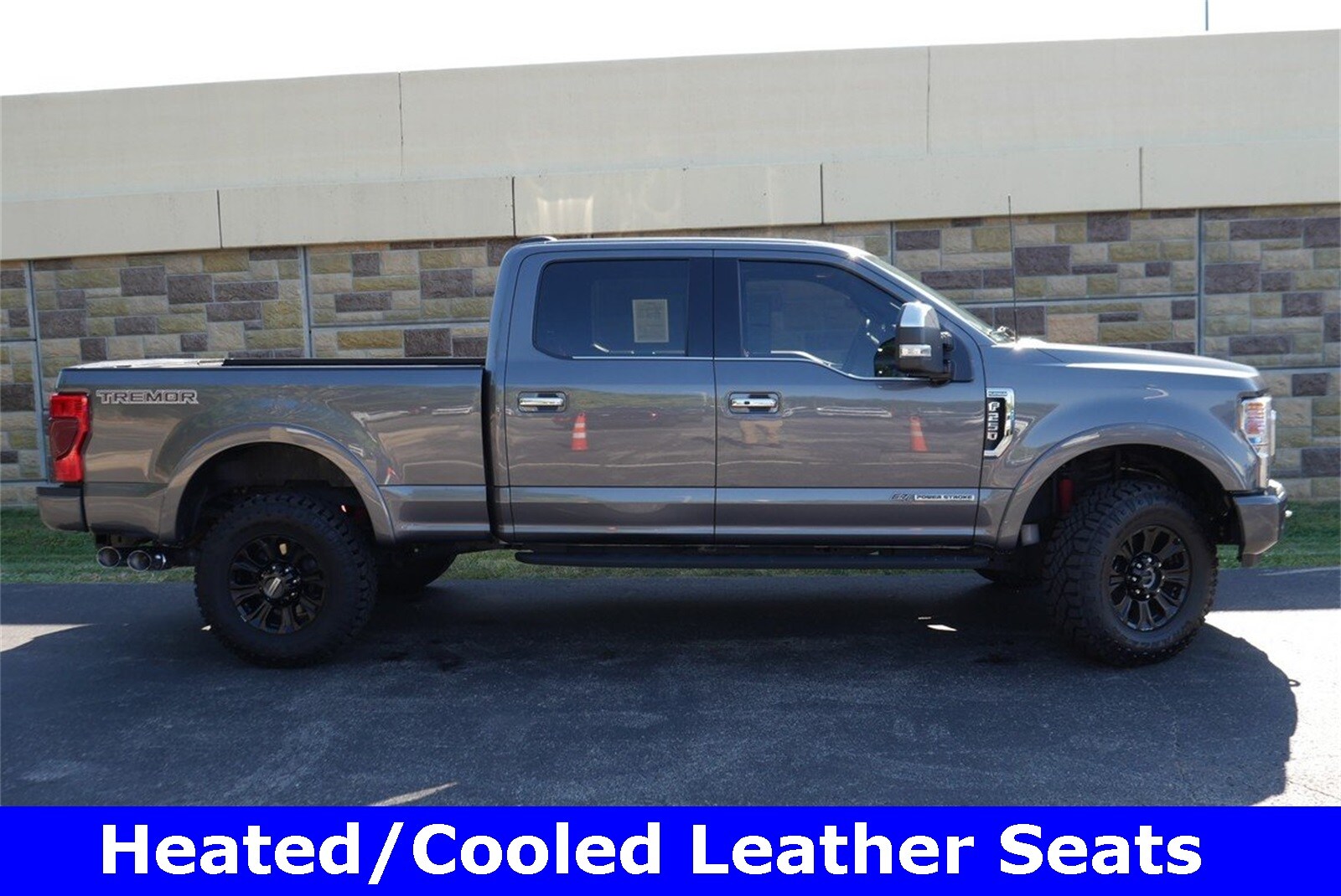 2022 Ford F-250 photo 2