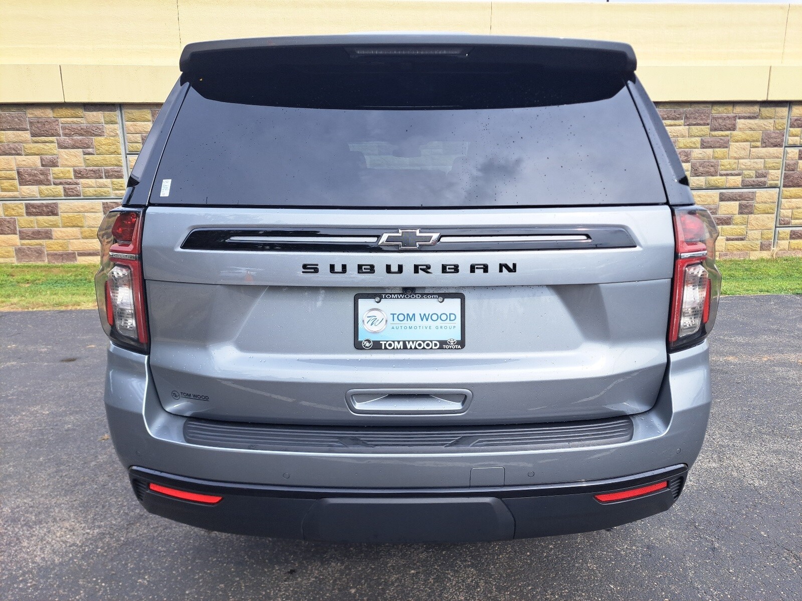 2023 Chevrolet Suburban Z71 photo 4