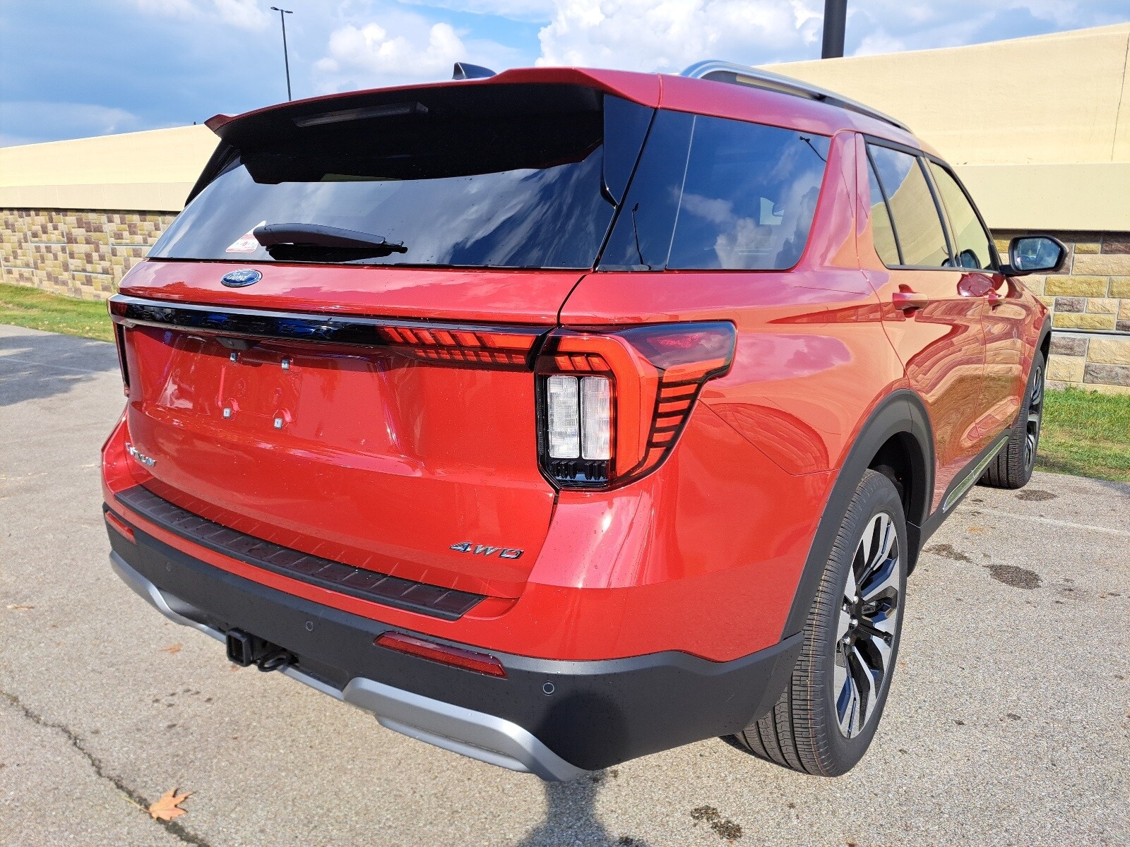 2025 Ford Explorer Platinum photo 3