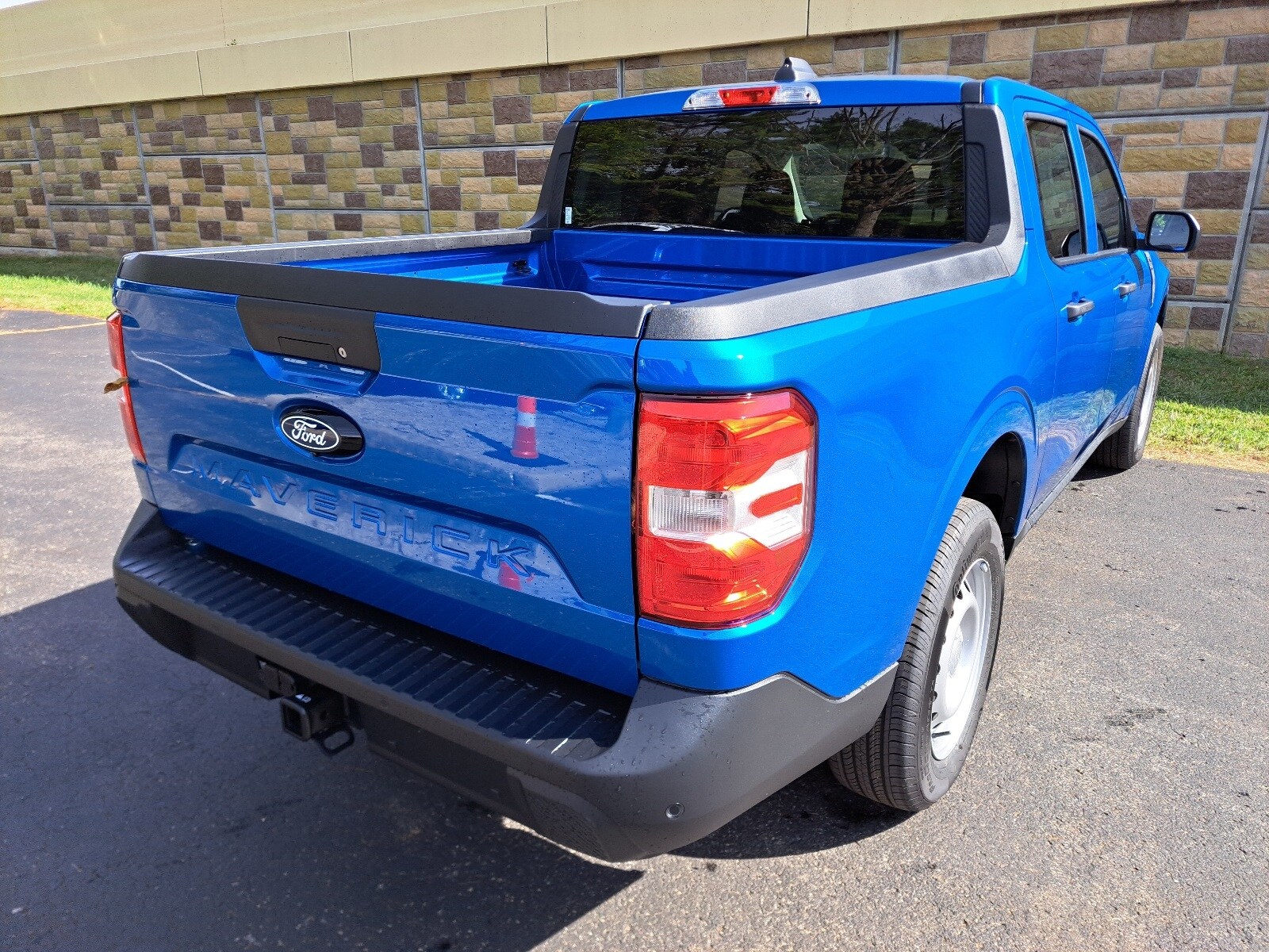 2025 Ford Maverick XL photo 3