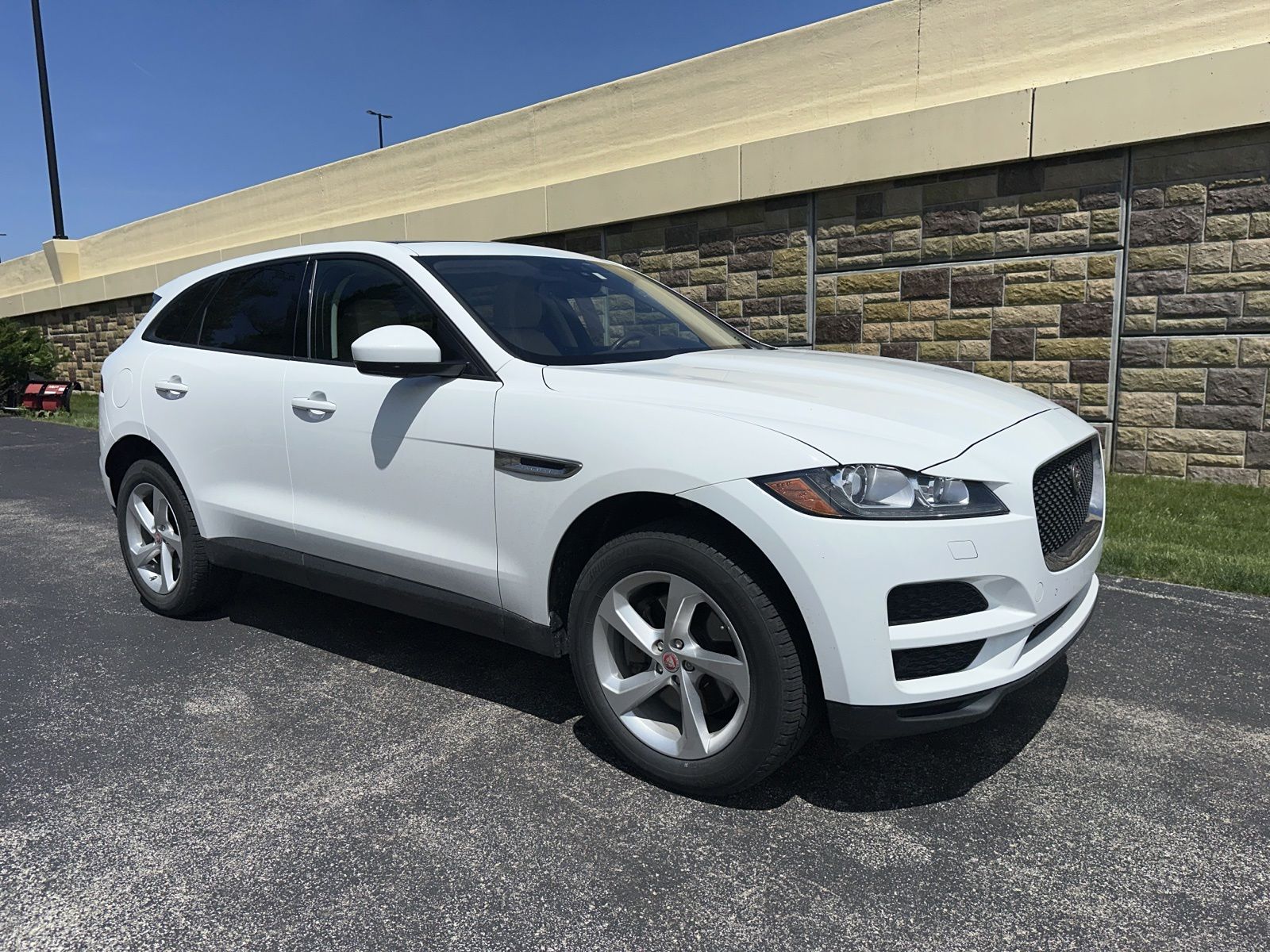 2017 Jaguar F-PACE 35t Premium AWD's photo