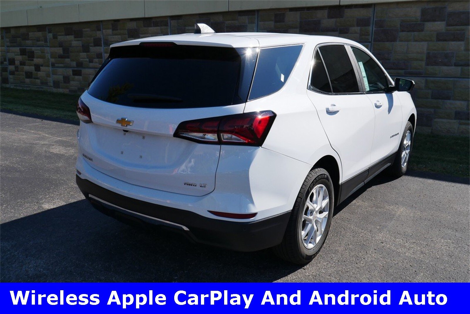 2024 Chevrolet Equinox LT photo 3
