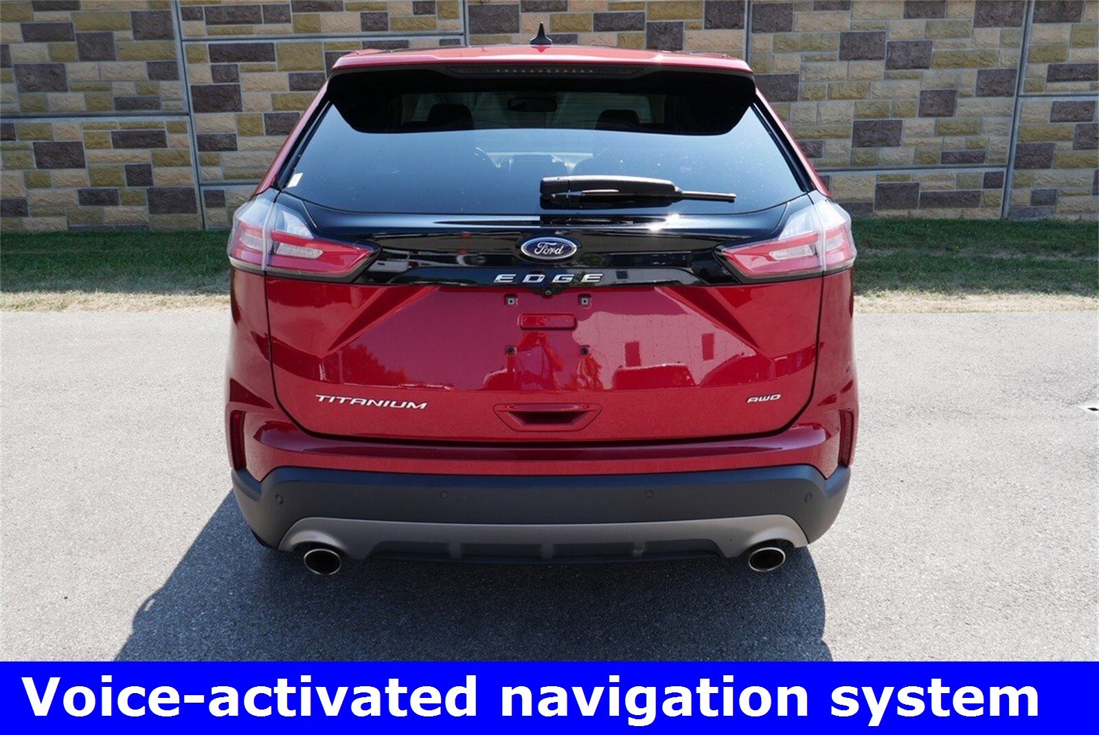 2021 Ford Edge Titanium photo 3