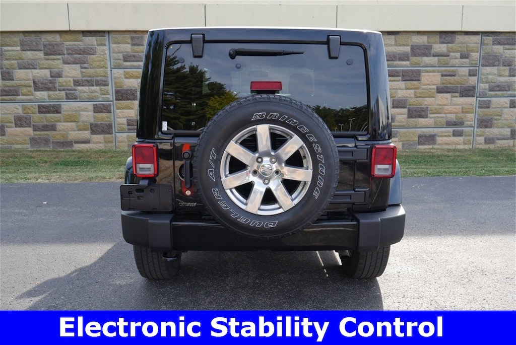 Used 2016 Jeep Wrangler Unlimited Sahara SUV