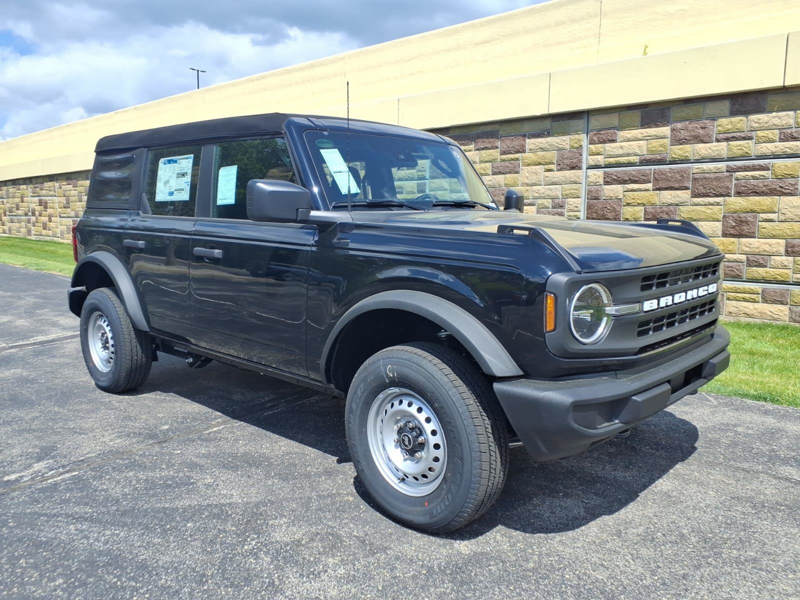 2026 Ford Bronco Base SUV